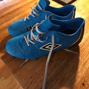 Leather Women's Umbro Cleats!